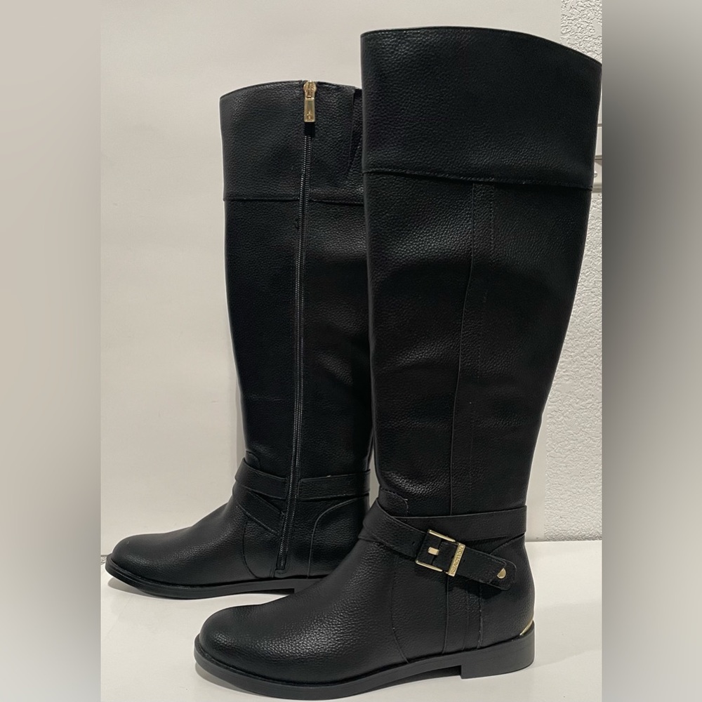 Kenneth Cole women wind riding boots size 5.0 new